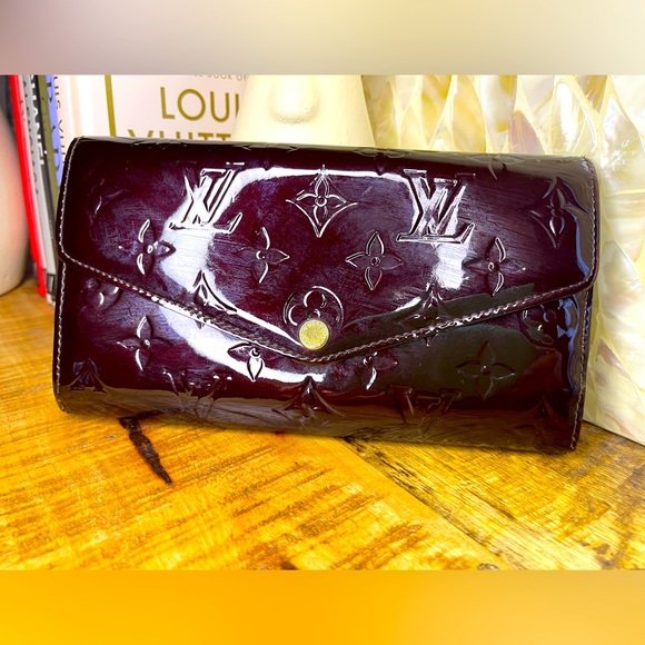 Louis Vuitton Handbags - LV Louis Vuitton Vernis Portefeuille Sarah Long Wallet